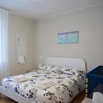 Faro Dell'estate Delizioso Bicamera Con Posto Auto Dietro La Апартаменты Градо