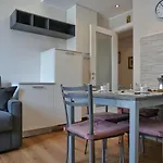 Apartman Faro Dell'estate Delizioso Bicamera Con Posto Auto Dietro La