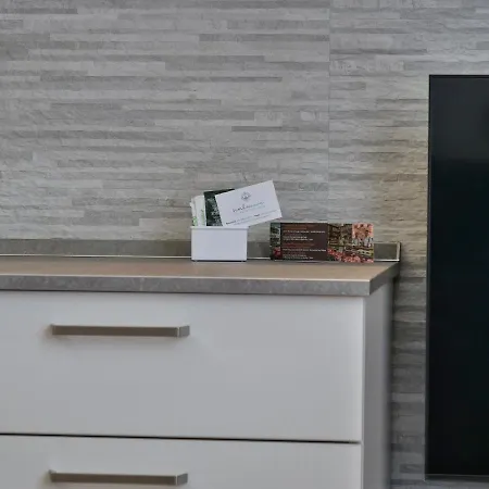 Faro Dell'estate Delizioso Bicamera Con Posto Auto Dietro La Appartamento