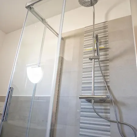 Faro Dell'estate Delizioso Bicamera Con Posto Auto Dietro La Apartment *