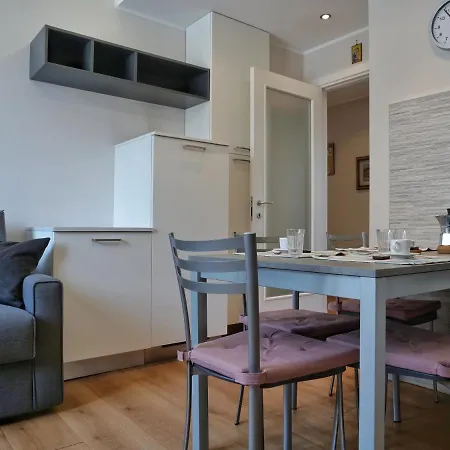 Apartment Faro Dell'estate Delizioso Bicamera Con Posto Auto Dietro La