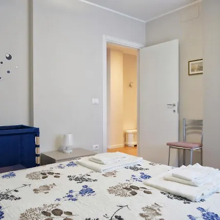 Faro Dell'estate Delizioso Bicamera Con Posto Auto Dietro La * Grado