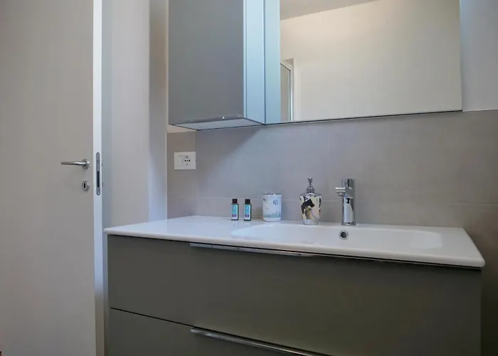 Faro Dell'estate Delizioso Bicamera Con Posto Auto Dietro La Appartamento *