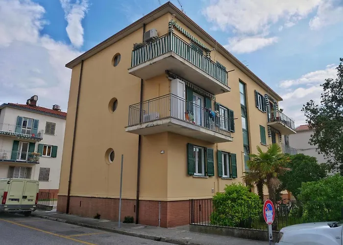 Faro Dell'estate Delizioso Bicamera Con Posto Auto Dietro La Apartman *