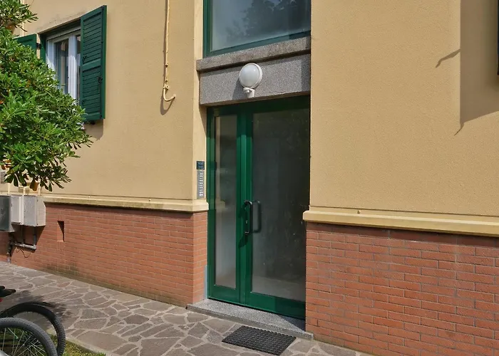 Faro Dell'estate Delizioso Bicamera Con Posto Auto Dietro La Appartamento