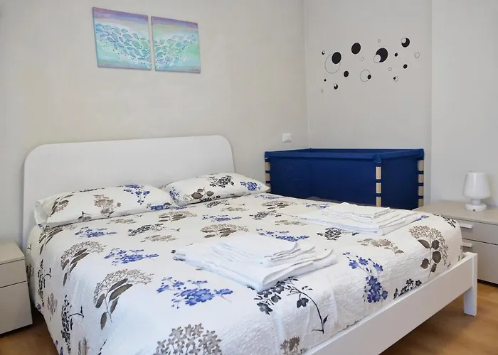 Faro Dell'estate Delizioso Bicamera Con Posto Auto Dietro La Lejlighed Grado